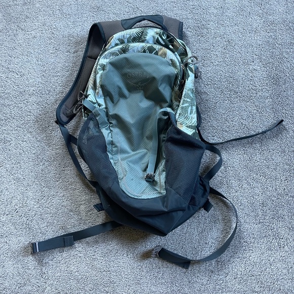 OSPREY Handbags - Osprey Blue Leaf Print Hiking Backpack